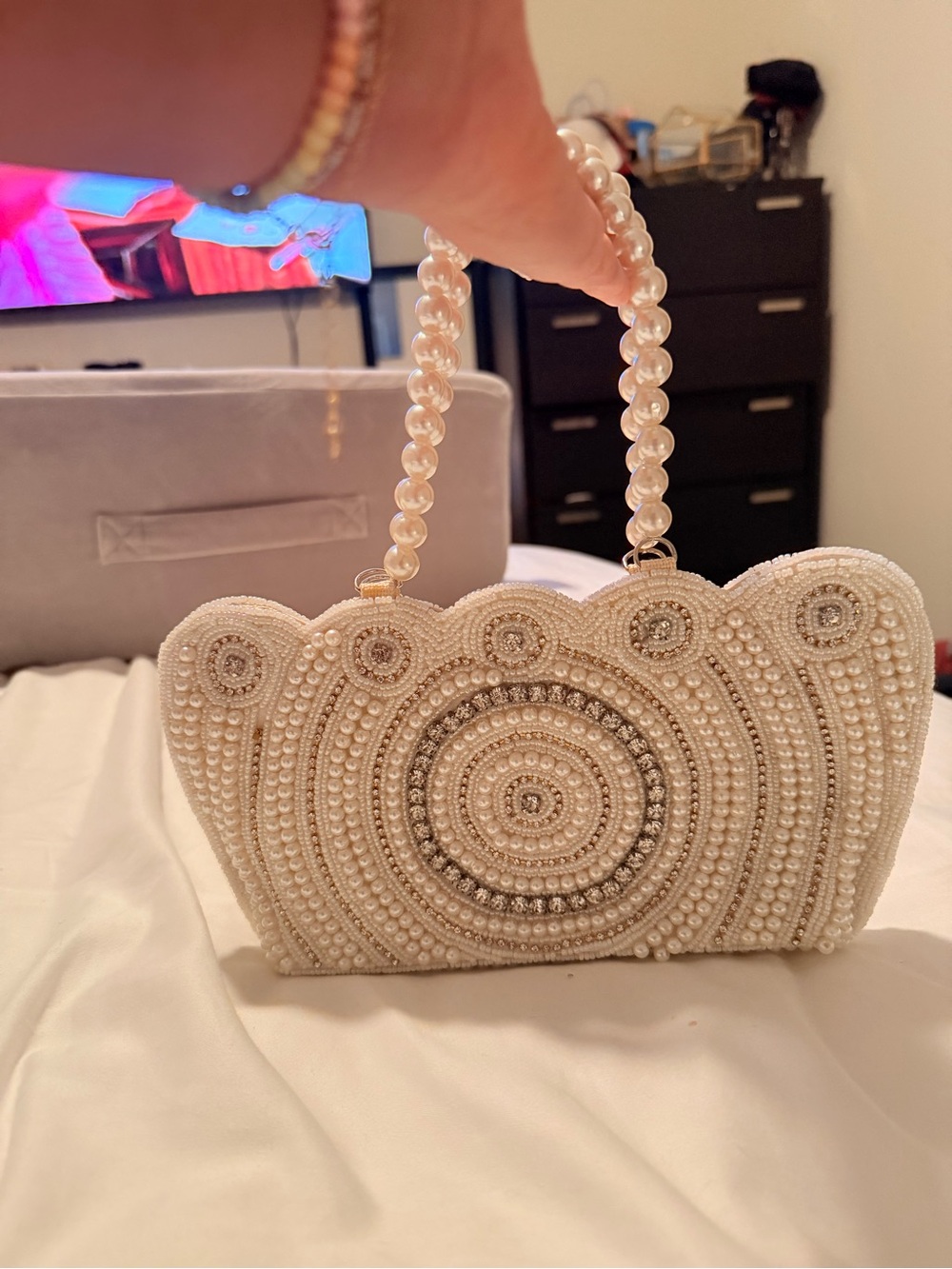 Amazon Pearl Beaded Scallop Evening Clutch - Cream and Silver